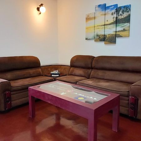 Mutu Villa ディックウェラ エクステリア 写真