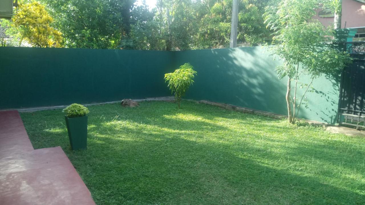 Mutu Villa ディックウェラ エクステリア 写真